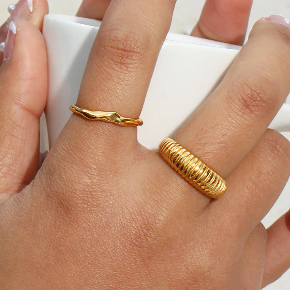 Anillo Ajustable de Acero Inoxidable Chapado en Oro