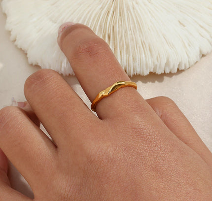 E.B.belle Anillos ajustables de acero inoxidable chapados en oro de 18 quilates resistentes al agua para mujer, anillo de dedo de tamaño abierto con textura Irregular