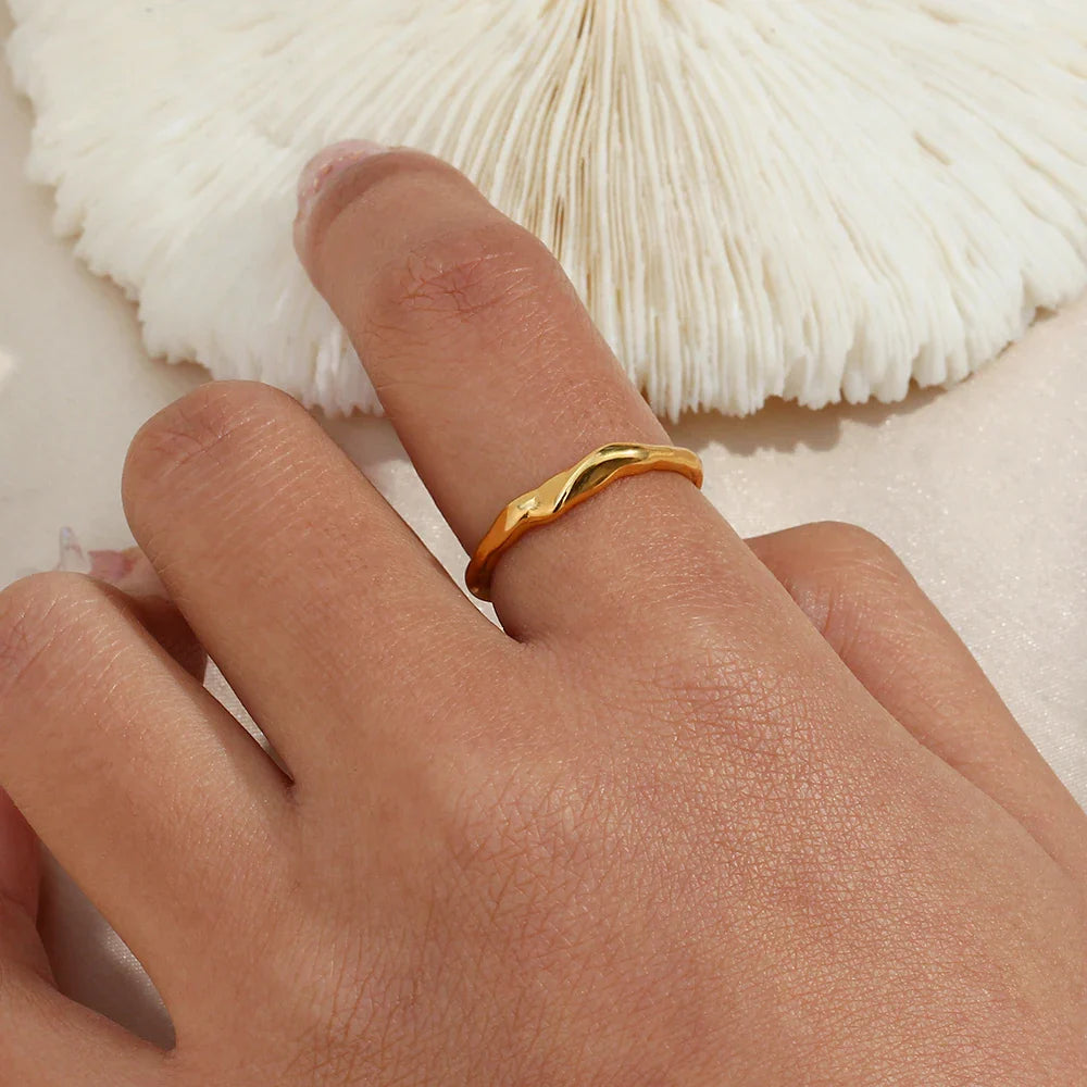 Anillo Ajustable de Acero Inoxidable Chapado en Oro