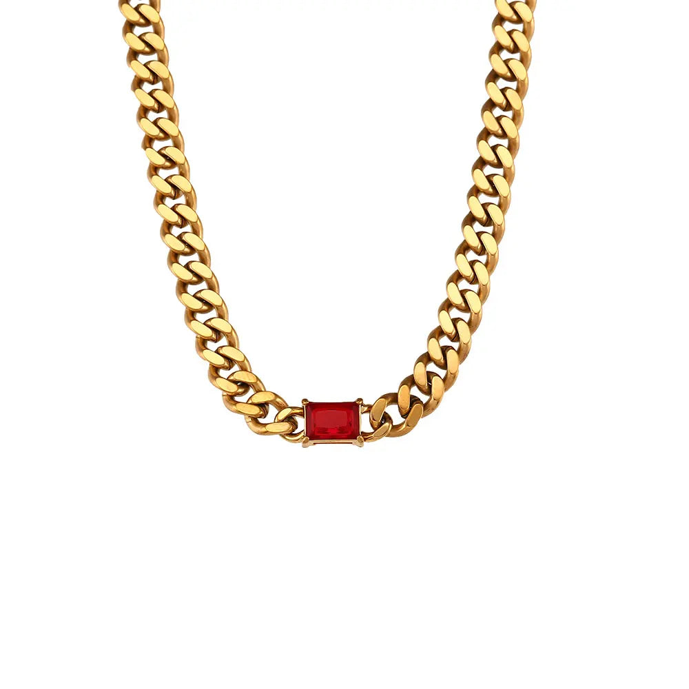 Elegante Collar con Colgante de Circón y Cadena Dorada