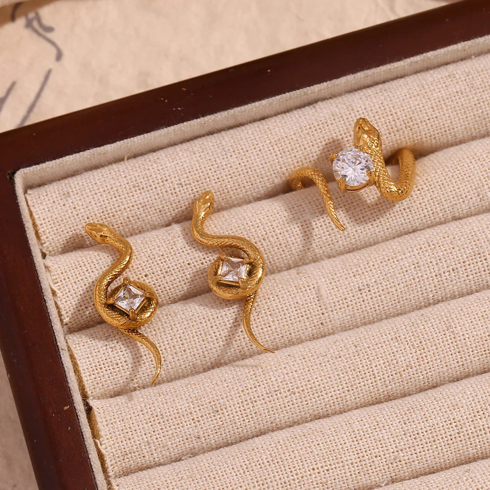 Anillo Serpiente de Circonio Chapado en Oro 18K