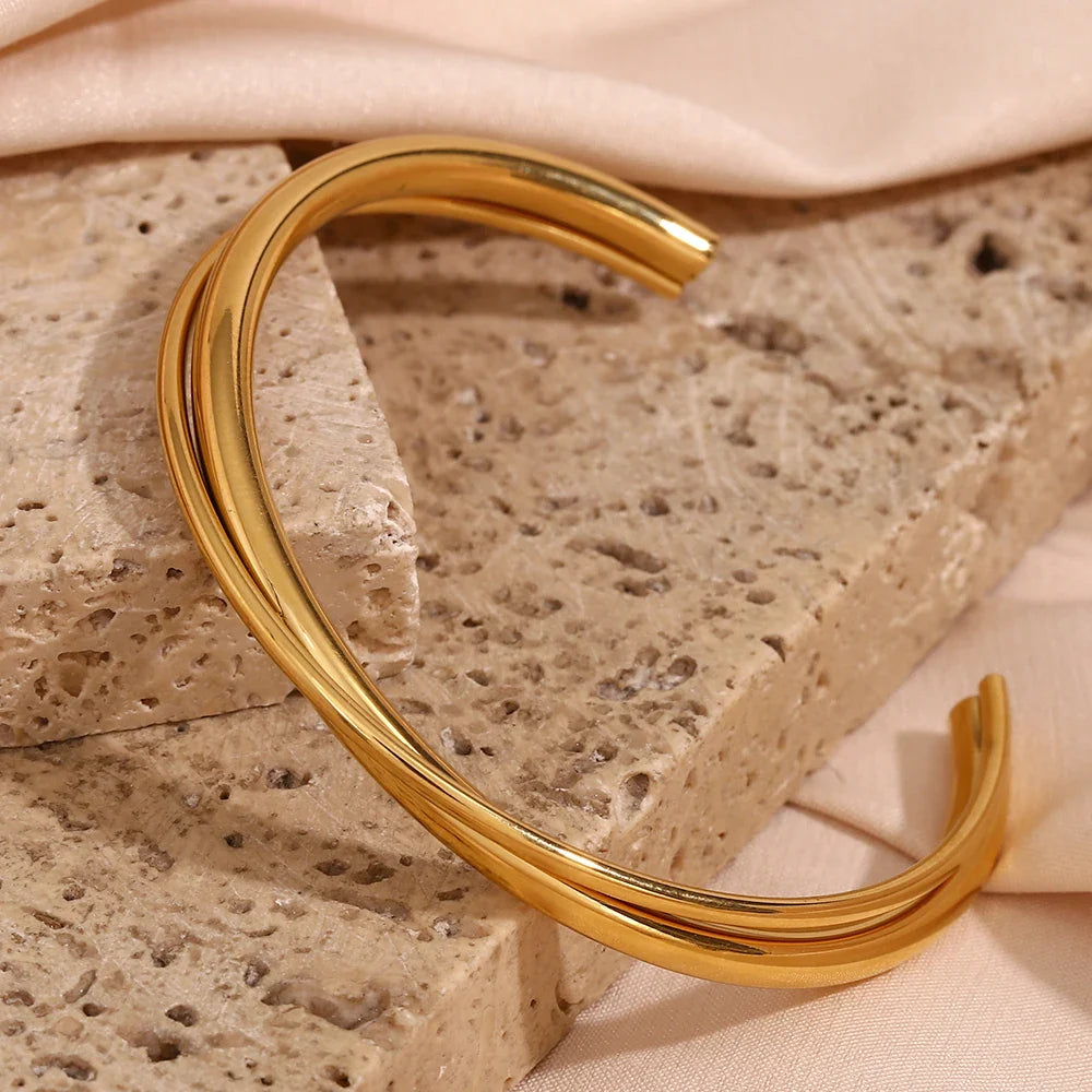 Brazalete Minimalista de Doble Línea en Acero Inoxidable