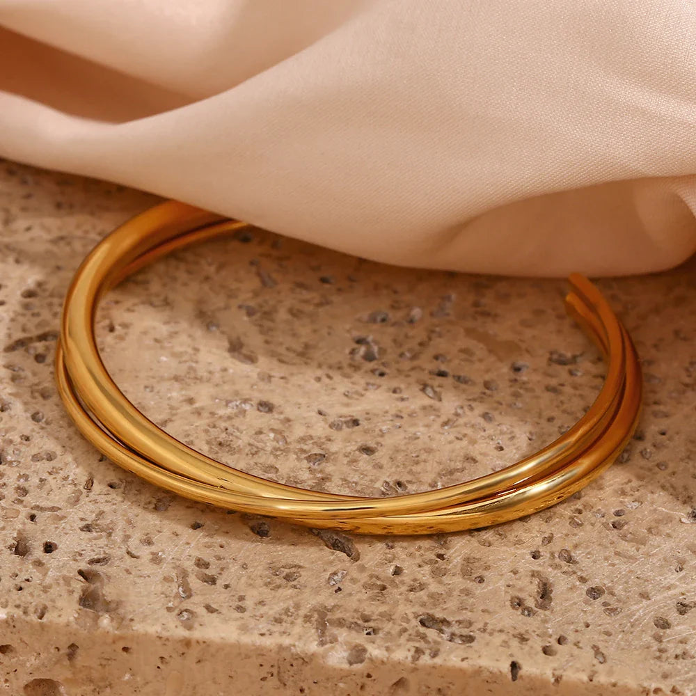 Brazalete Minimalista de Doble Línea en Acero Inoxidable