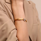 Pulsera de Flores con Diamantes de Imitación - Acero Inoxidable Chapado en Oro