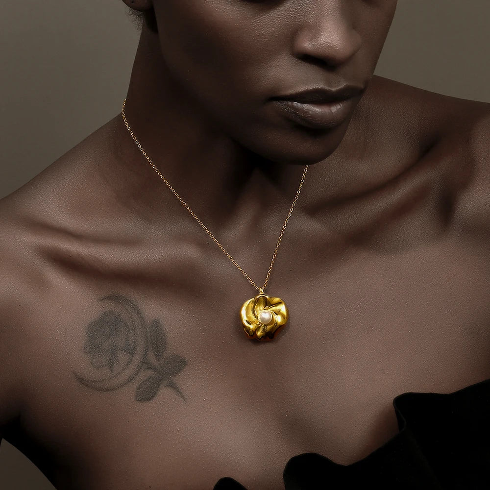 E.B.belle, nuevo diseño, collar con colgante de flor de perla, acero inoxidable, chapado en oro, joyería elegante para mujer a la moda