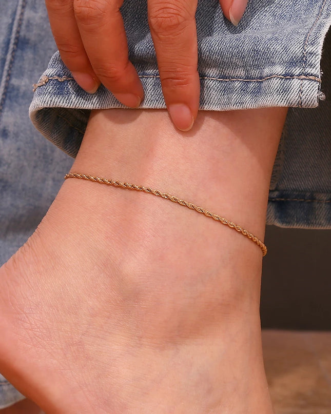 E.B.belle Torsión Cadena Tobillera Minimalista Pulsera de acero inoxidable chapada en oro de 18 quilates en la pierna Accesorios de joya para regalo de mujer