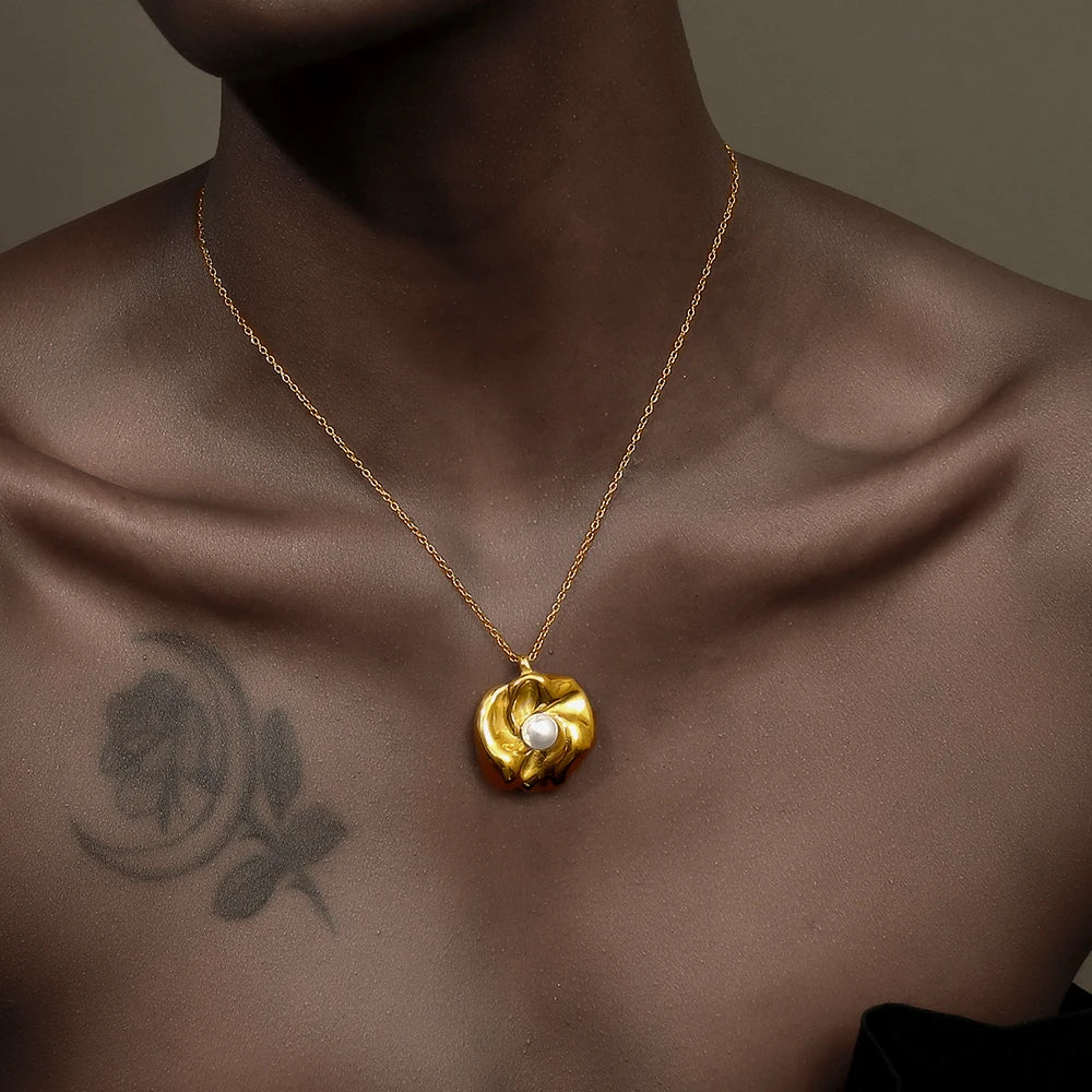 E.B.belle, nuevo diseño, collar con colgante de flor de perla, acero inoxidable, chapado en oro, joyería elegante para mujer a la moda