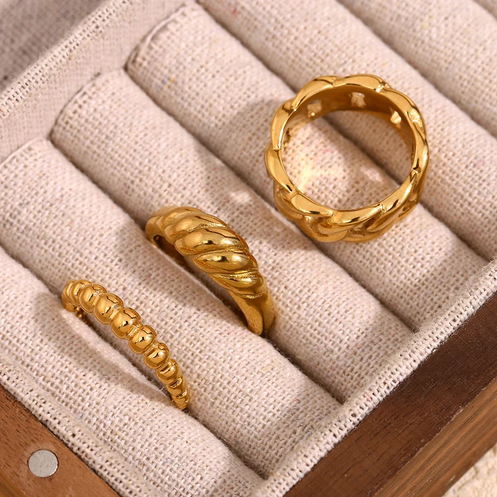 Anillo Minimalista Chapado en Oro de 18K para Mujer