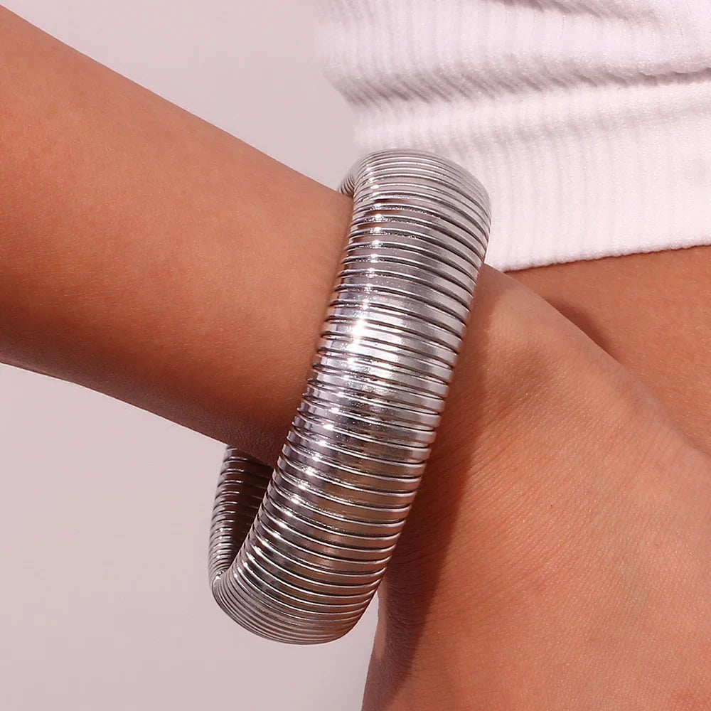 Elegante Brazalete de Acero Inoxidable en Oro y Plata