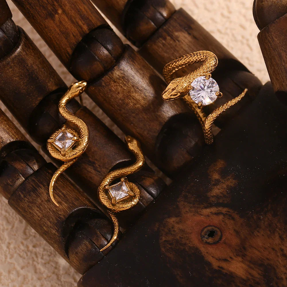 Anillo Serpiente de Circonio Chapado en Oro 18K
