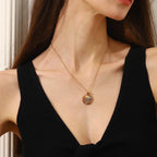 Collar de Acero Inoxidable con Colgante de Sol y Palma Chapado en Oro