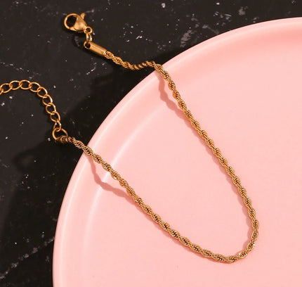 E.B.belle Torsión Cadena Tobillera Minimalista Pulsera de acero inoxidable chapada en oro de 18 quilates en la pierna Accesorios de joya para regalo de mujer