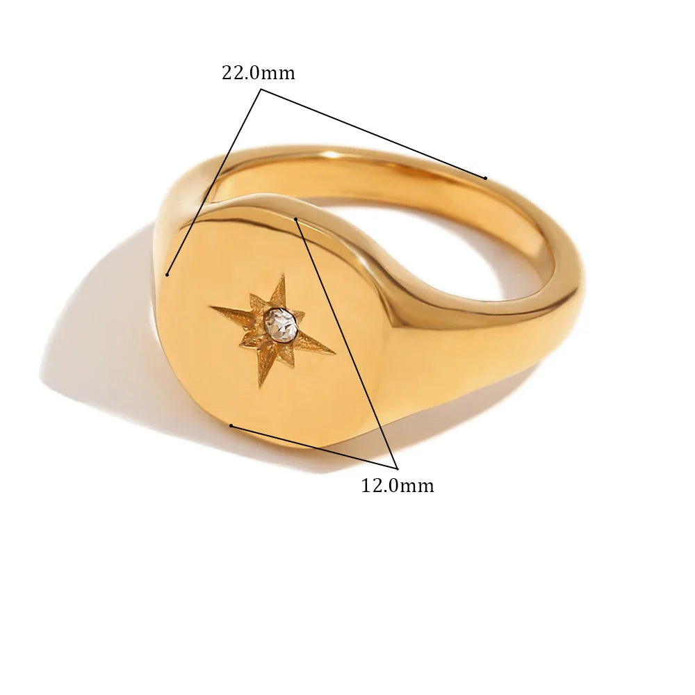 Anillo Dorado de Estilo Trenzado con Circón y Flores