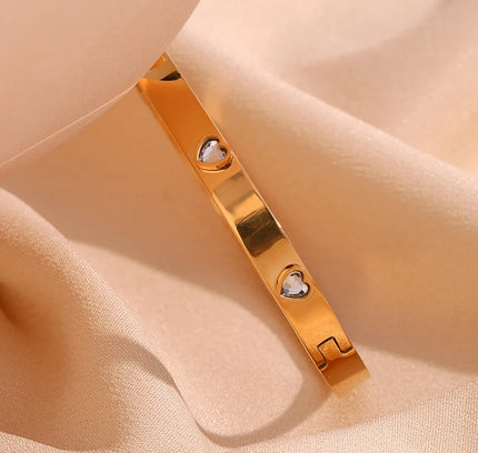 E.B.belle Pulsera con cierre de circonita en forma de corazón, pulsera hipoalergénica chapada en oro de 18 quilates para mujer, brazaletes de acero inoxidable 316L, joyería
