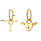 Pendientes Asimétricos con Cerradura de Corazón y Ángel