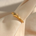 Anillo Ajustable de Acero Inoxidable Chapado en Oro