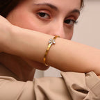 Pulsera de Flores con Diamantes de Imitación - Acero Inoxidable Chapado en Oro