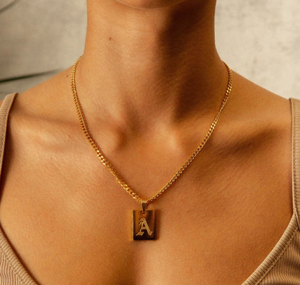 Collar Personalizado con Inicial en Estilo Vintage - Dorado