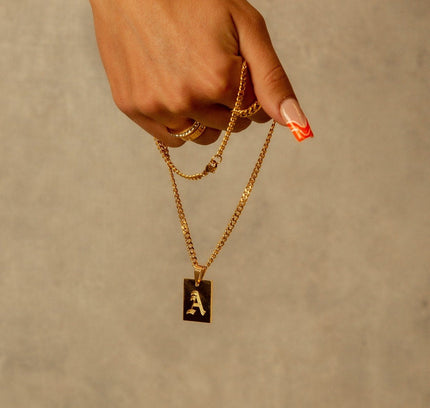 Collar Personalizado con Inicial en Estilo Vintage - Dorado